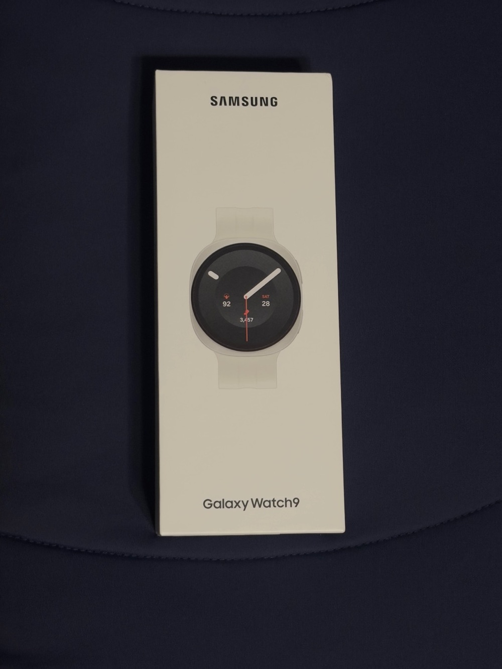 Samsung Galaxy Watch9 - White and Black Dial